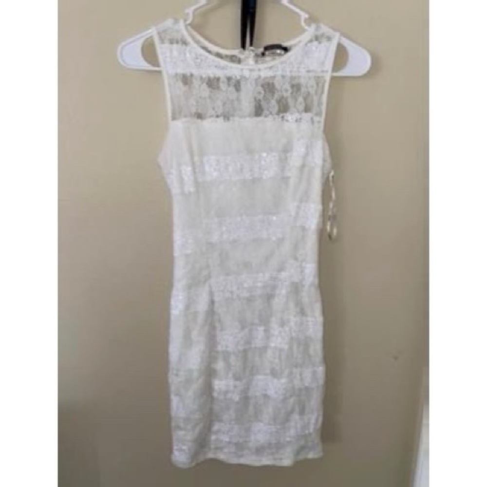 SMALL WHITE COCKTAIL DRESS